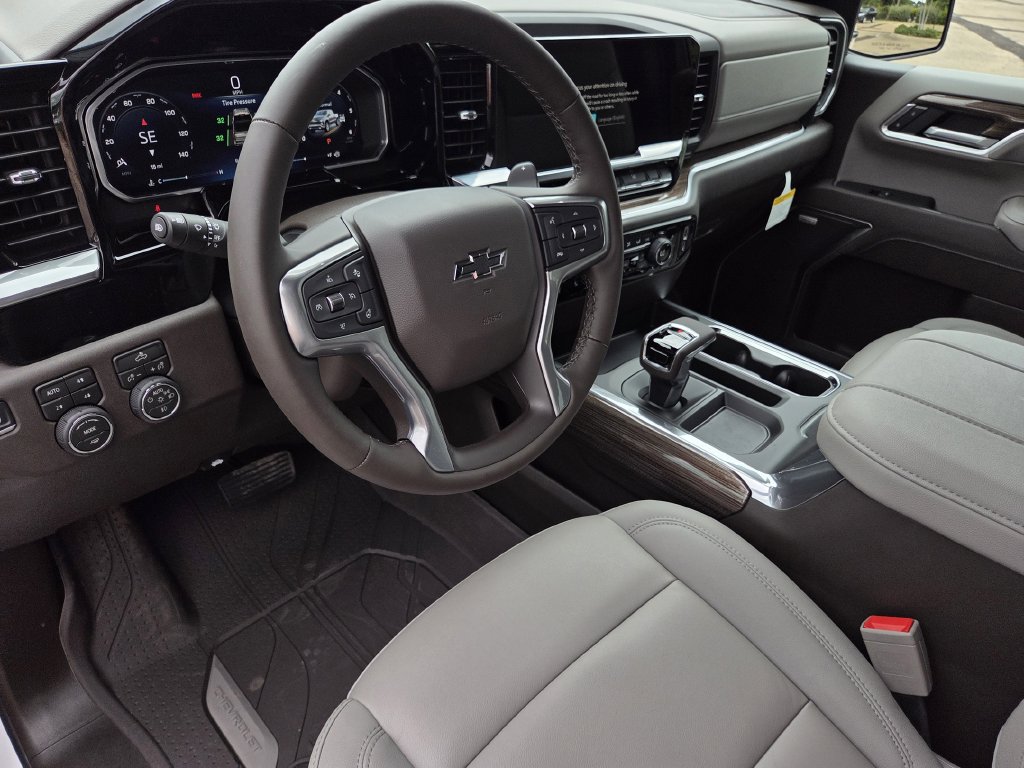 New 2026 Chevrolet Silverado 1500 RST w/ Redline Edition AWD/4WD image 16