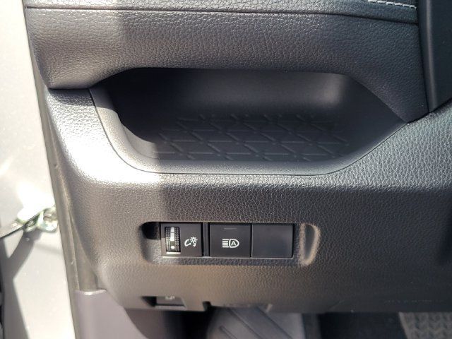 Certified 2025 Toyota RAV4 XLE AWD/4WD image 15