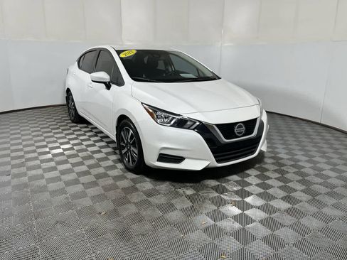 Used 2022 Nissan Versa SV FWD image 2