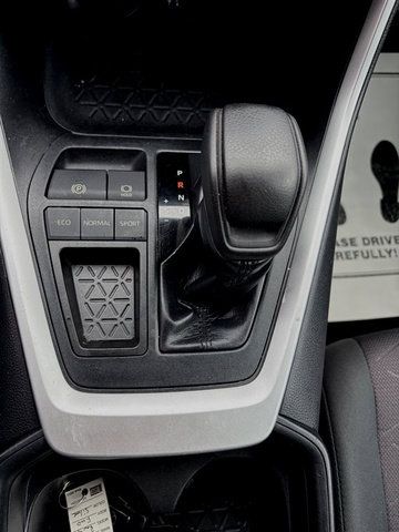 Used 2019 Toyota RAV4 XLE FWD image 26