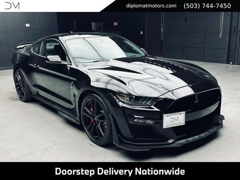 Used 2022 Ford Mustang Shelby GT500 w/ Technology Package RWD image 9