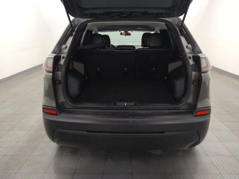 Used 2019 Jeep Cherokee Latitude Plus FWD image 29