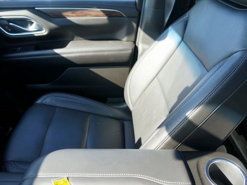 Used 2021 Chevrolet Tahoe Z71 w/ Z71 Signature Package image 27