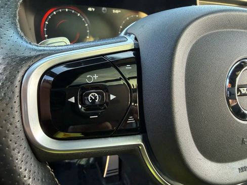 Used 2017 Volvo XC90 T6 R-Design w/ Vision Package image 24