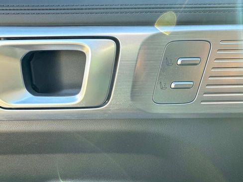 Used 2025 Hyundai Santa Fe Limited image 18