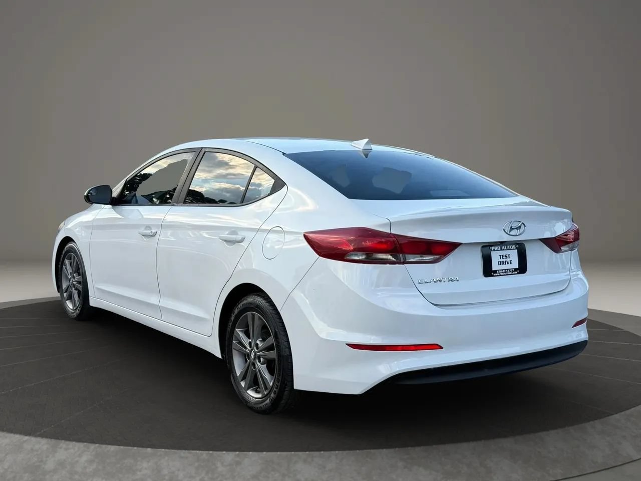 Used 2017 Hyundai Elantra SE FWD image 10