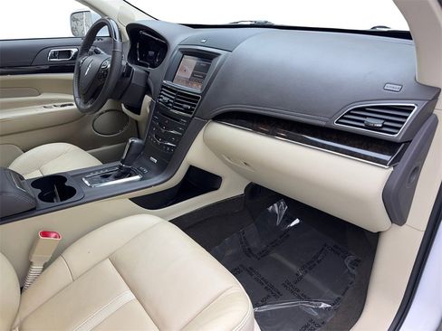 Used 2019 Lincoln MKT AWD image 56