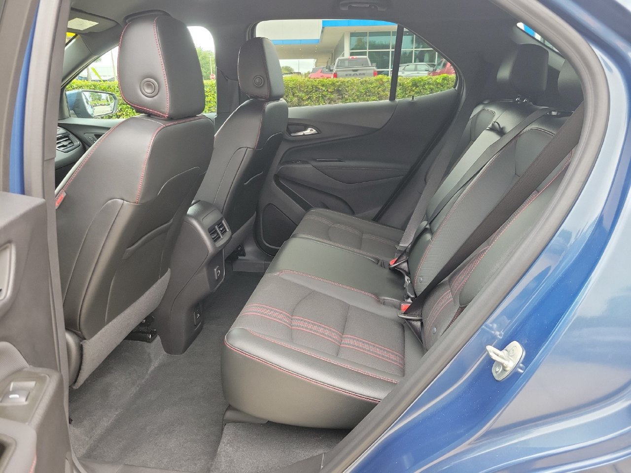 Certified 2024 Chevrolet Equinox RS FWD image 11