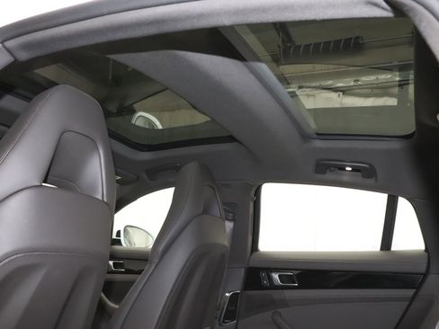 Used 2023 Porsche Panamera 4 Platinum Edition image 23