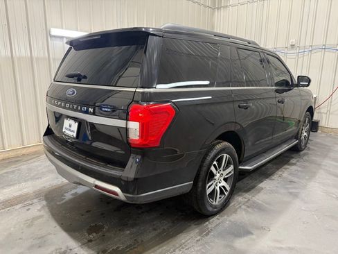 Used 2022 Ford Expedition XLT AWD/4WD image 16