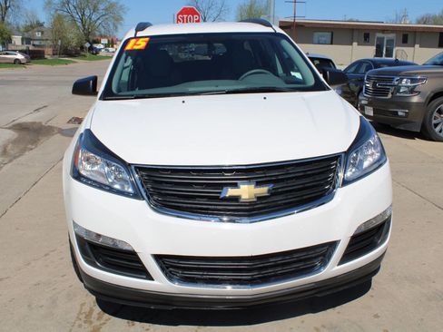 Used 2015 Chevrolet Traverse LS FWD image 3