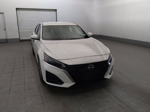 Used 2023 Nissan Altima 2.5 SV AWD/4WD image 14