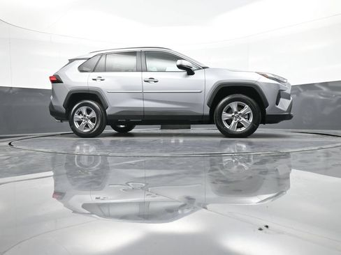 Used 2025 Toyota RAV4 XLE AWD/4WD image 26