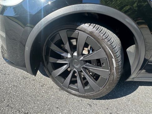 Used 2022 Tesla Model X image 21