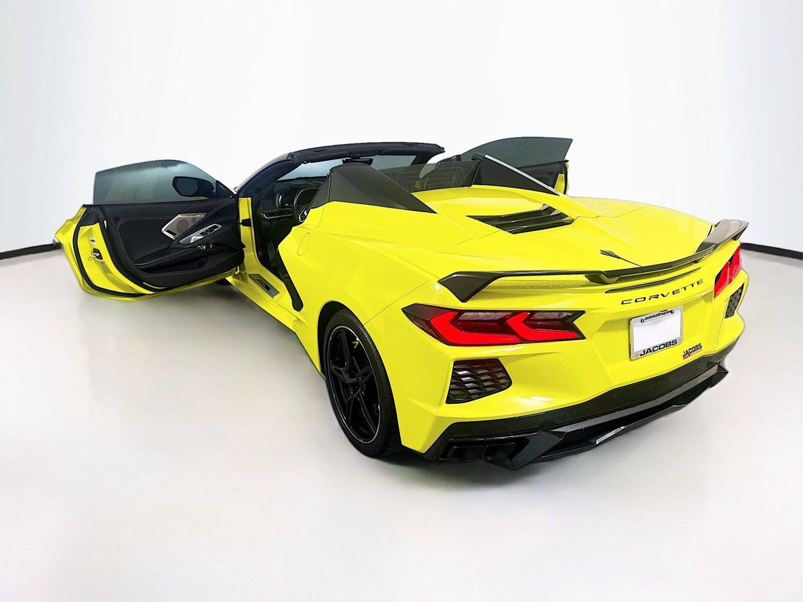 Used 2024 Chevrolet Corvette Stingray Preferred Conv w/ Z51 Performance Package RWD image 35