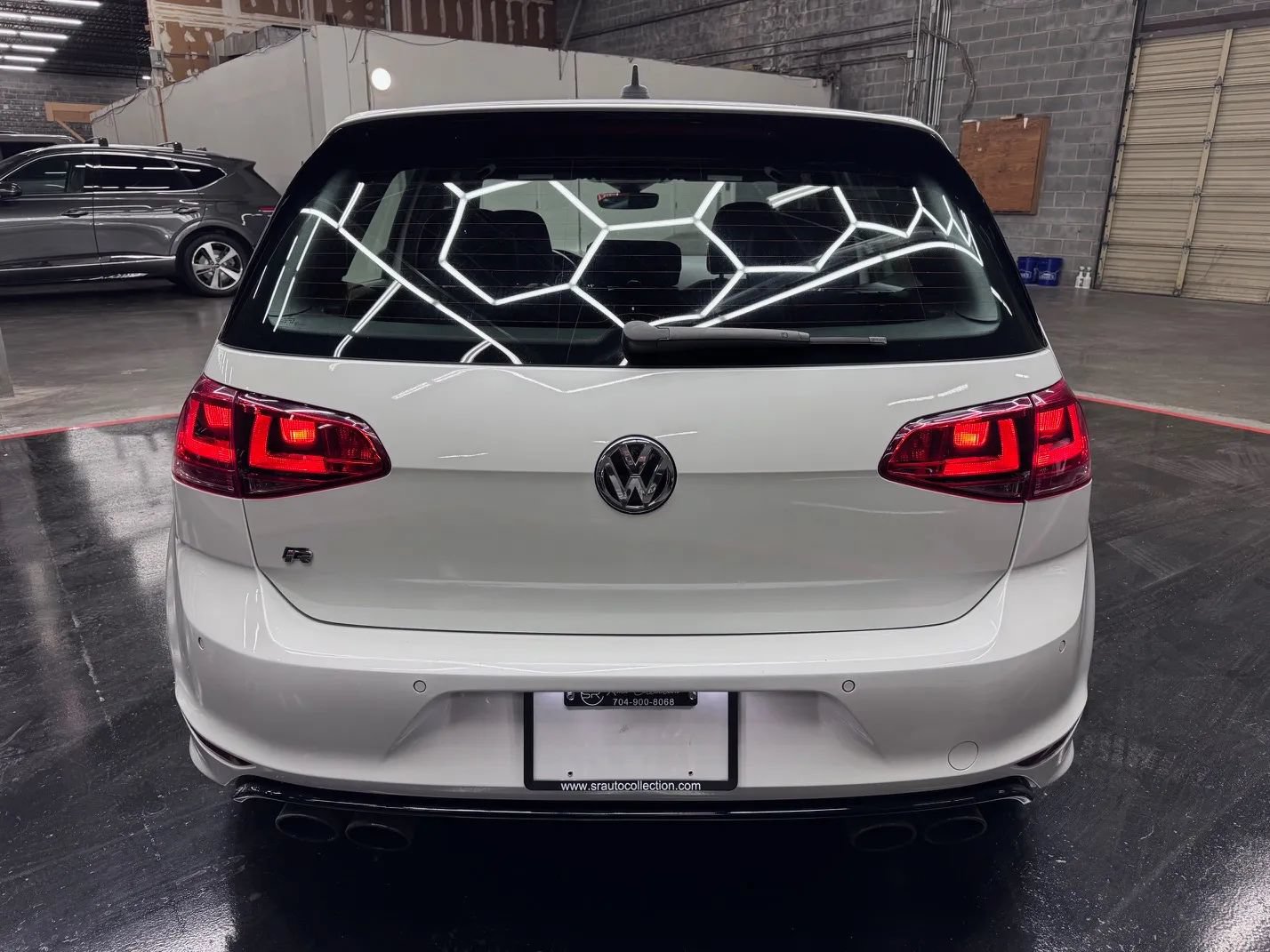 Used 2017 Volkswagen Golf 4-Door AWD/4WD image 4