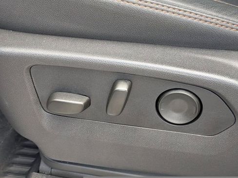 Used 2025 GMC Sierra 2500 AT4 image 22