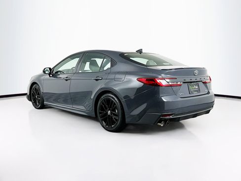 Used 2025 Toyota Camry SE image 5