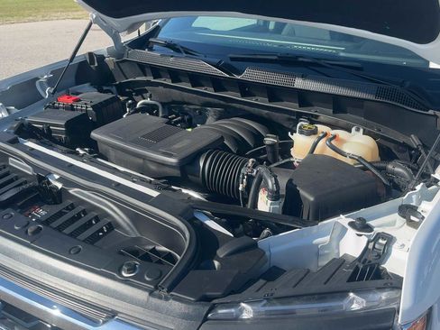 Used 2025 Chevrolet Silverado 1500 LT RWD image 11