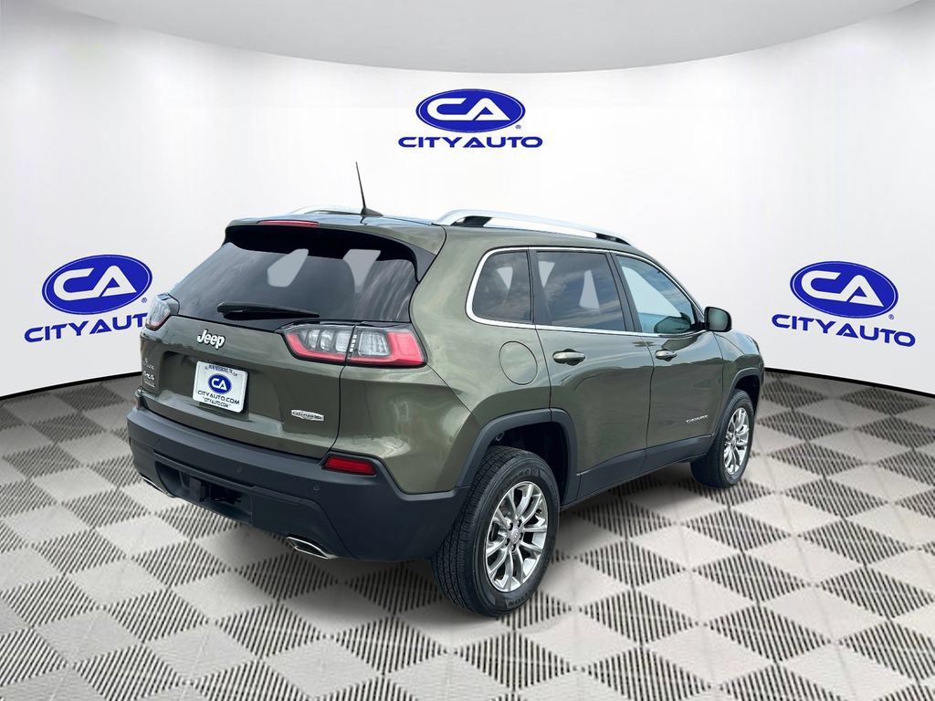 Used 2021 Jeep Cherokee Latitude Lux w/ Comfort/Convenience Group AWD/4WD image 3