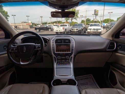 Used 2019 Lincoln Nautilus Reserve FWD image 14