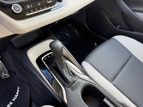 Used 2025 Toyota Corolla LE image 13