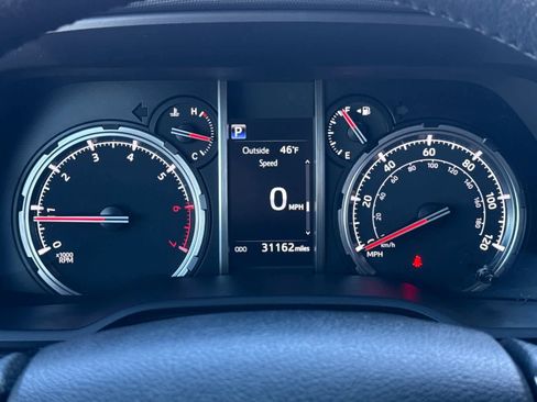 Used 2024 Toyota 4Runner TRD Off-Road Premium image 29