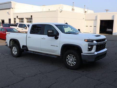 Used 2021 Chevrolet Silverado 2500 LT w/ Fleet Comfort Package AWD/4WD image 2