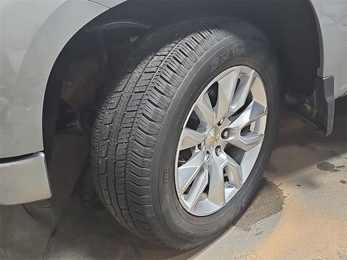 Used 2025 Chevrolet Silverado 1500 Custom image 32