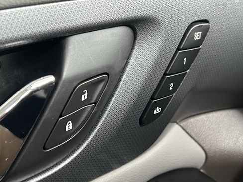 Used 2019 Chevrolet Traverse Premier AWD/4WD image 38