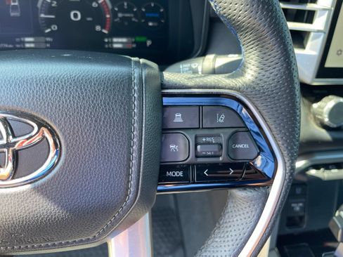 Used 2024 Toyota Tundra Platinum AWD/4WD image 28