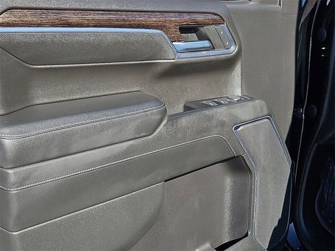 Used 2022 GMC Sierra 1500 Elevation w/ LPO, Elevation Black Package image 21