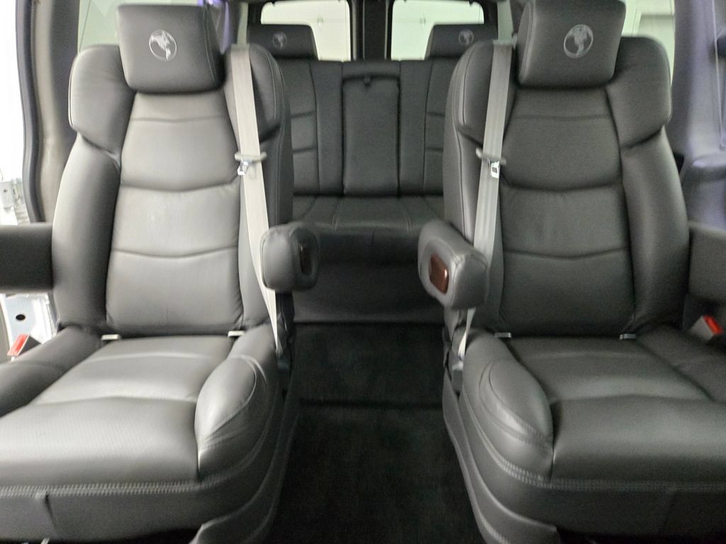 Used 2021 Chevrolet Express 2500 w/ Enhanced Convenience Package RWD image 34