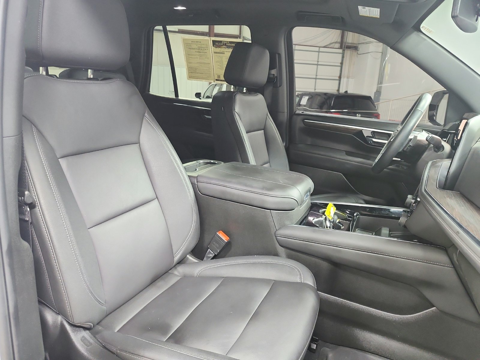 Used 2026 Chevrolet Tahoe Z71 w/ Comfort Package AWD/4WD image 40