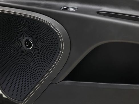 Used 2020 Bentley Flying Spur W12 image 89