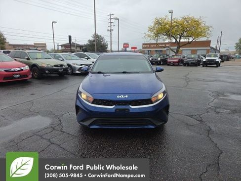 Used 2023 Kia Forte LXS w/ LXS Technology Package FWD image 4