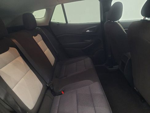Used 2025 Chevrolet Trax LS FWD image 19