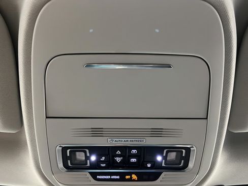 Used 2025 Lincoln Navigator L Reserve AWD/4WD image 34