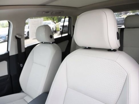 Used 2019 Volkswagen Tiguan SE w/ Panoramic Sunroof Package AWD/4WD image 13