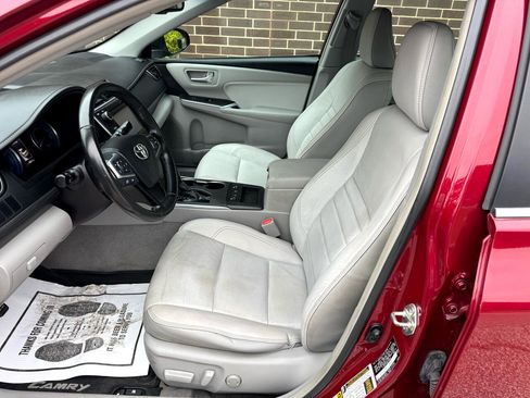 Used 2016 Toyota Camry XLE w/ Protection Package (Q2) image 5