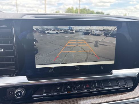 Used 2023 Chevrolet Silverado 1500 LT AWD/4WD image 23