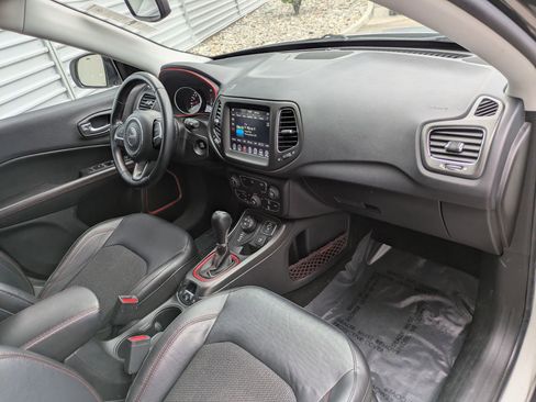 Used 2019 Jeep Compass Trailhawk image 32