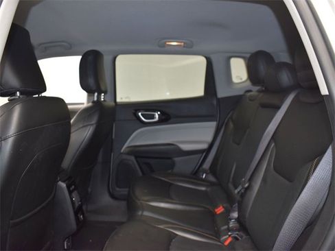 Used 2022 Jeep Compass Limited image 10