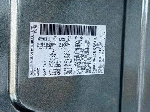 Used 2020 Nissan Pathfinder Platinum image 45