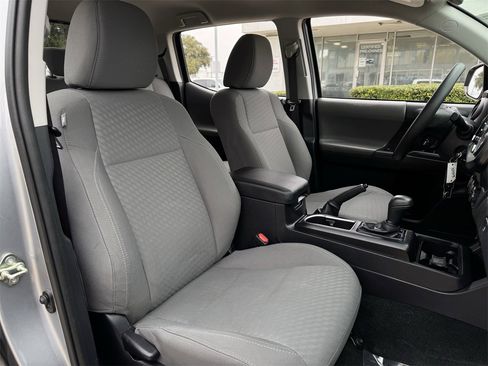 Used 2020 Toyota Tacoma SR image 27