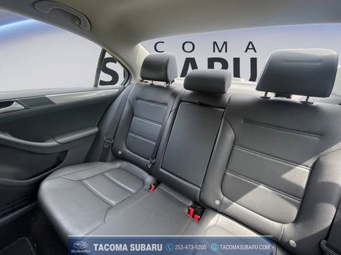 Used 2015 Volkswagen Jetta SE FWD image 16