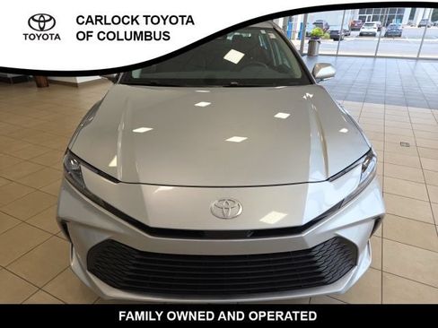 Used 2025 Toyota Camry LE FWD image 5