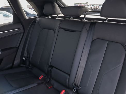 New 2025 Audi Q3 2.0T Premium image 24