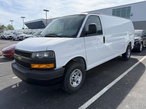 New 2026 Chevrolet Express 3500 Extended w/ Driver Convenience Package RWD image 4