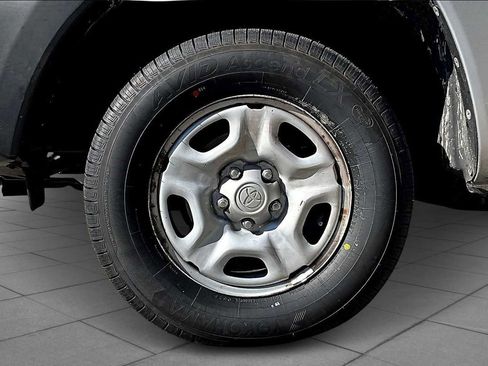 Used 2015 Toyota Tacoma 2WD Access Cab image 9